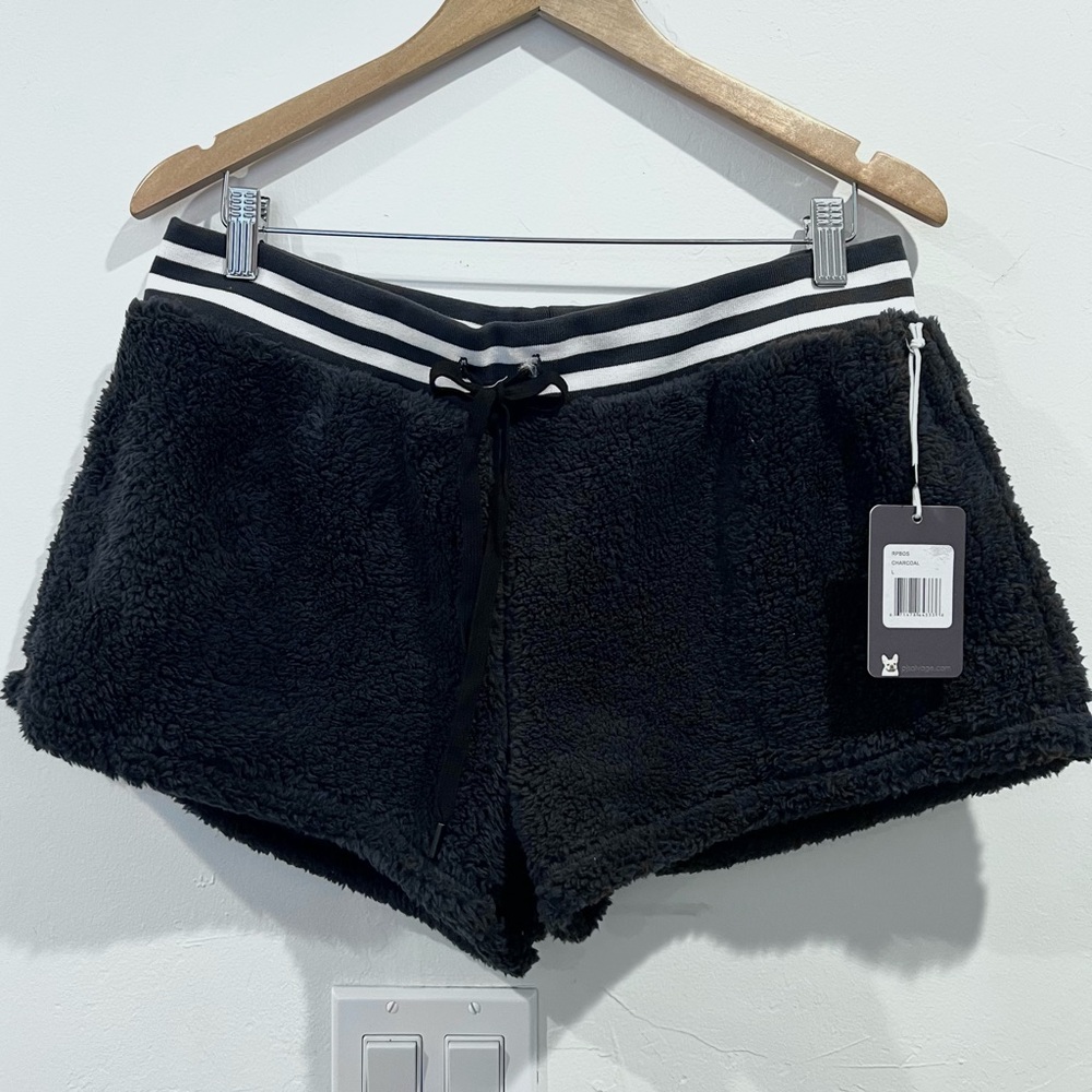 PJ Salvage Sherpa Shorts Ladies size Large NWT